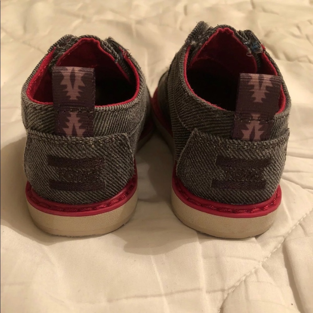 Toms - Picture 3 of 3